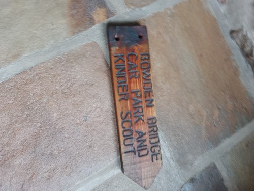 Dis used vintage carved wood - dis,