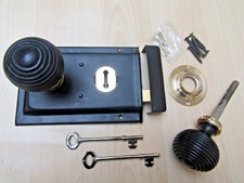 TRADITIONAL CLASSIC RETRO