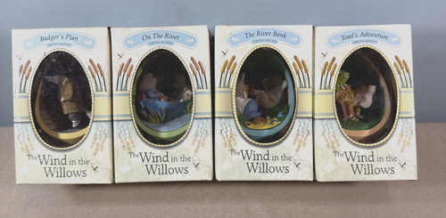 Wind the willows figurine - in,