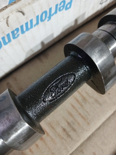 Cosworth inlet camshaft - inlet, head