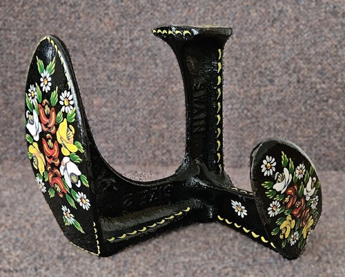 Vintage hand painted cast - hand,