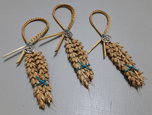 Corn dolly favours occult - corn,