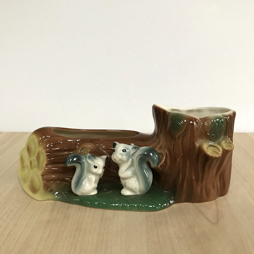 Hornsea pottery squirrel posy - pottery,