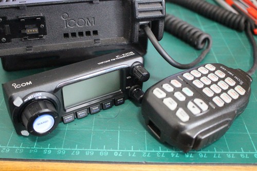 Icom e208 tranceiver - icom, ic-e208~~