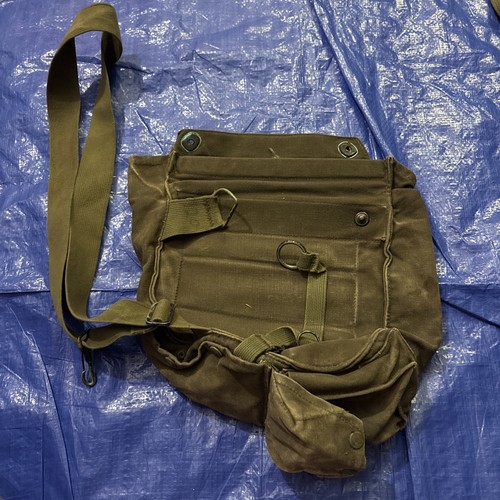 Military gas mask field - us,