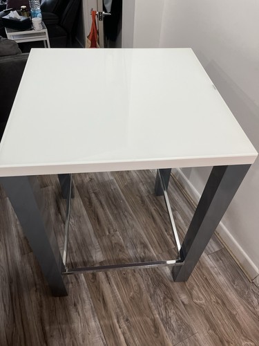 Tempered glass top bar - glass,