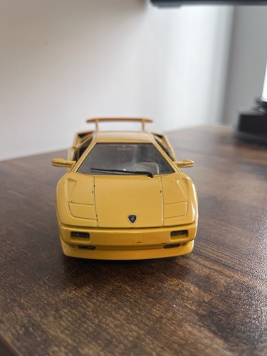 Burago lamborghini diablo 24 - diablo, 1/24