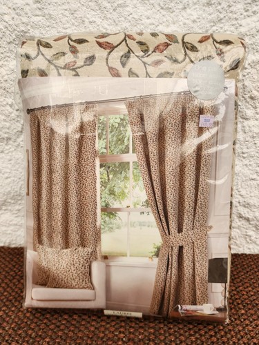 Sundour laurel tapestry pencil - laurel,