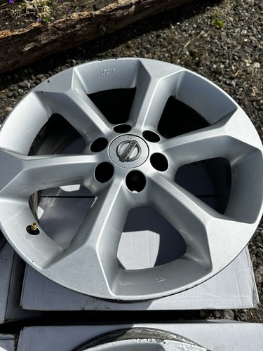 Nissan navara d40 alloy wheel - nissan,