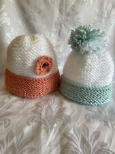 EASY BEGINNER DK BABY KNITTING PATTERN POMPOM & FLOWER HAT SIZE PREM 0-3 MTHS
