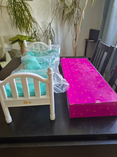 Vintage sindy bed and - sindy,