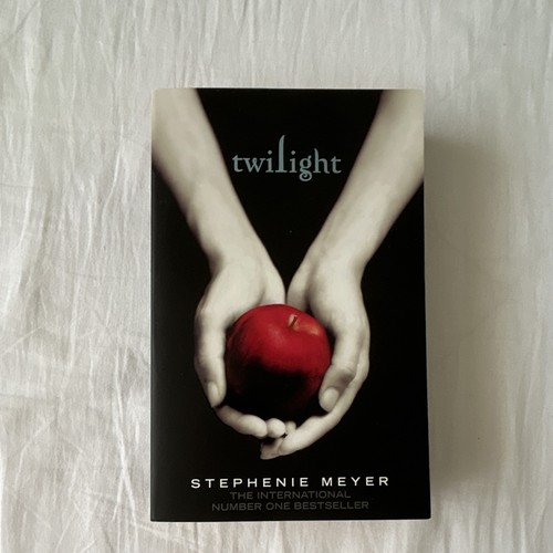 Twilight stephenie meyer - twilight,