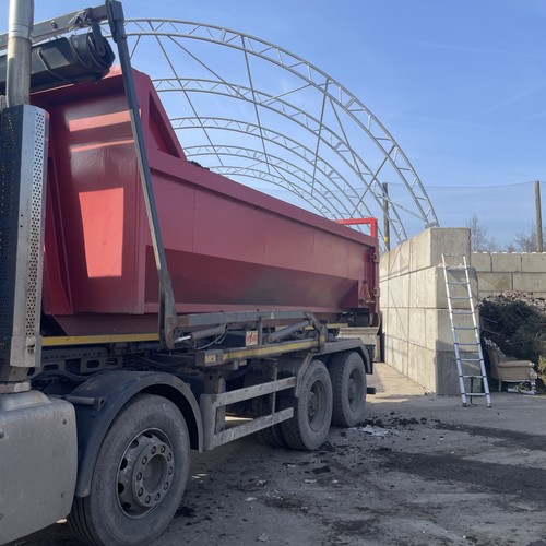 Yard roll off - roll,