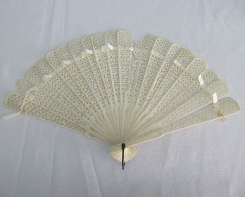Antique brise fan - brise, bovine