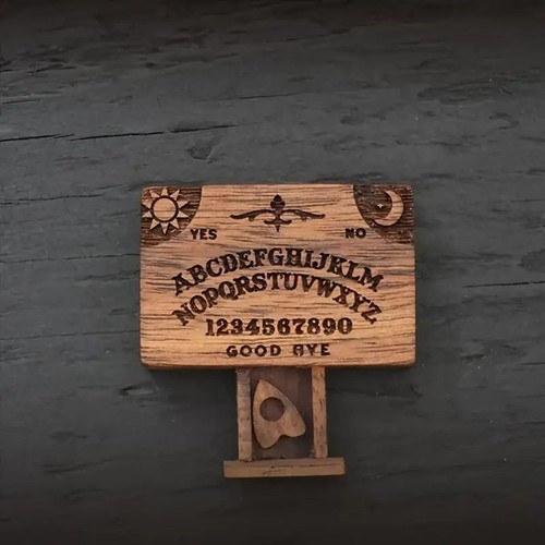 Mini wooden spirit board with - spirit,