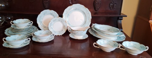 Vintage 1950s royal crown - vintage,
