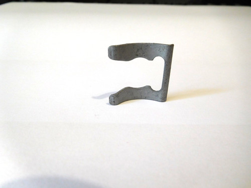 Handbrake cable retaining clip - retaining,