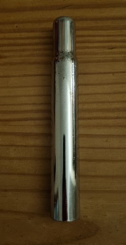 Vintage road bike - chrome, seat