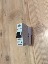 WYLEX 6 AMP MCB - PUSH PLUG IN