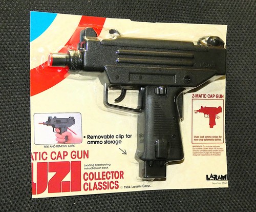 Vintage 1984 larami uzi 9mm - uzi,