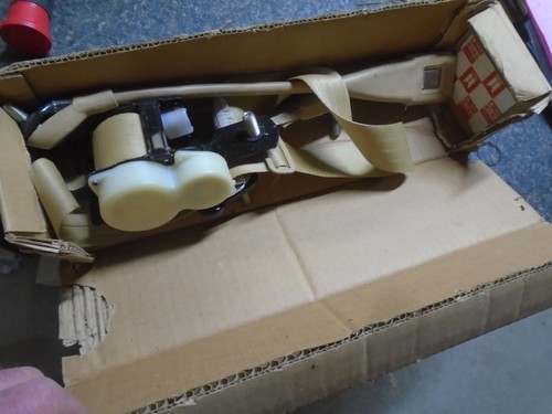 Isuzu seat belt nos - seat,