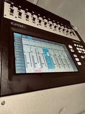 QSC TouchMix 30 Pro Digital