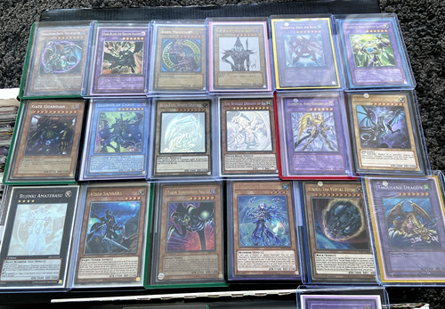 Yugioh 1000 cards including - yugioh,