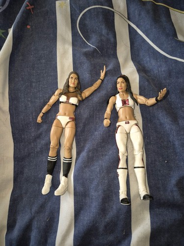 Wwe bella twins figures - bella,