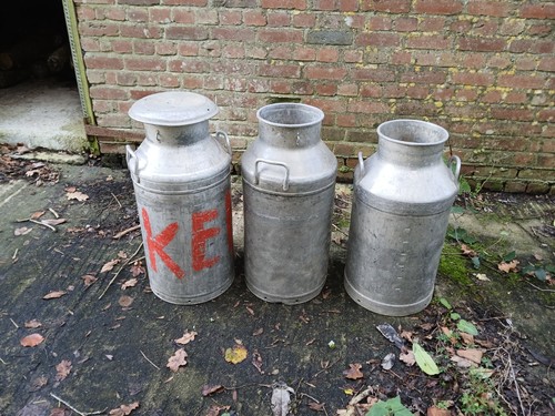Three vintage aluminium - vintage, milk