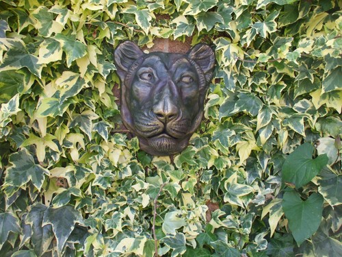 Big bronzed stone female - bronzed,