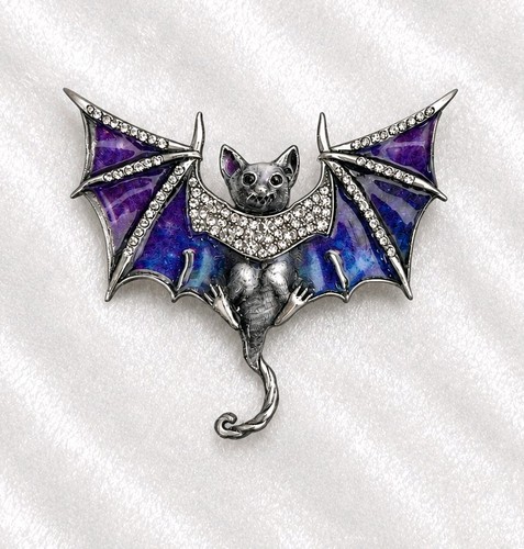 Gothic flying bat - flying, brooch