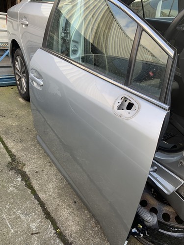 Toyota avensis driver side - avensis,