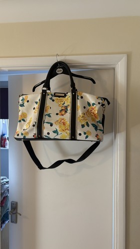 River island large floral - river,