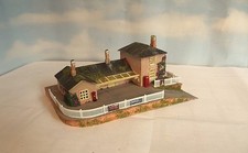 N gauge model building railway