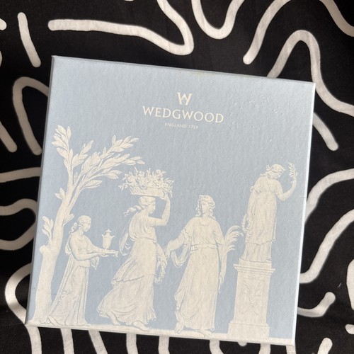 Wedgwood blue standalone clock - standalone,