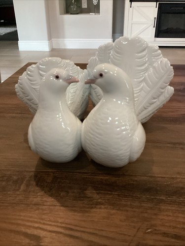 Lladro kissing turtle doves - lladro, "kissing