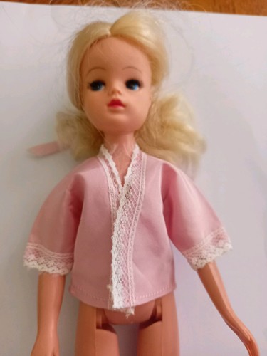 Vintage sindy bed - bed, 3/4