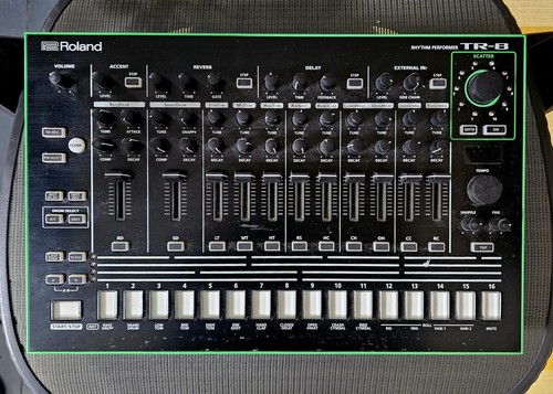 Roland drum machine - tr-8,