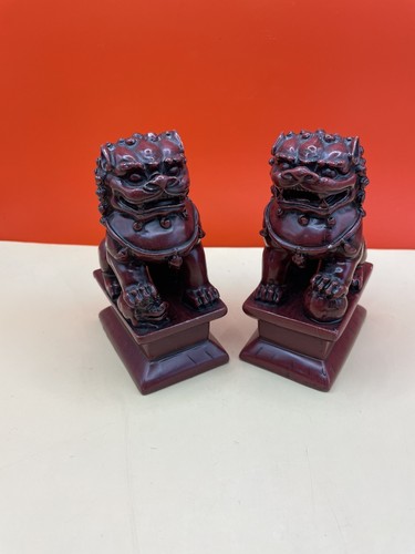 Vintage resin pair of - pair,