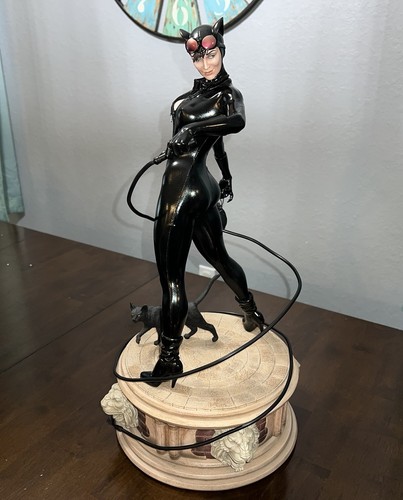 Sideshow collectibles - collectibles, dc