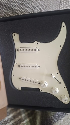 Fender stratocaster loaded - fender,