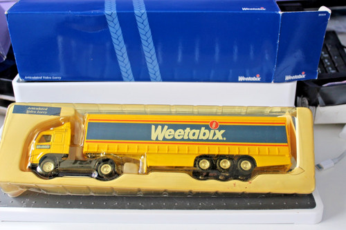 Corgi volvo articulated lorry - corgi,