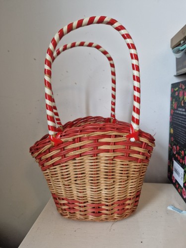 Vintage small woven - , wicker
