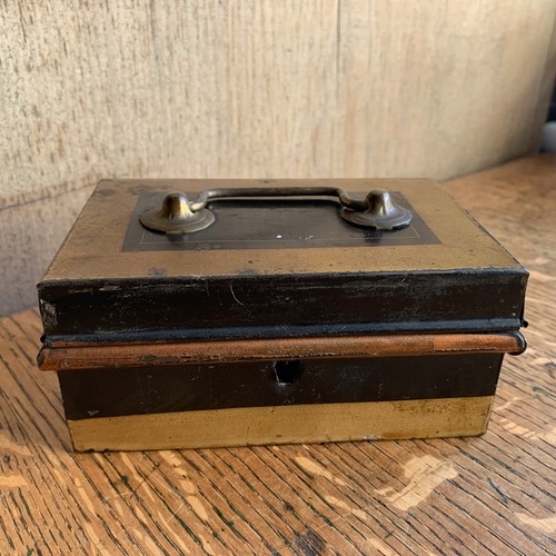 Vintage metal shop - metal, cash