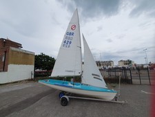 Javelin sailing / racing