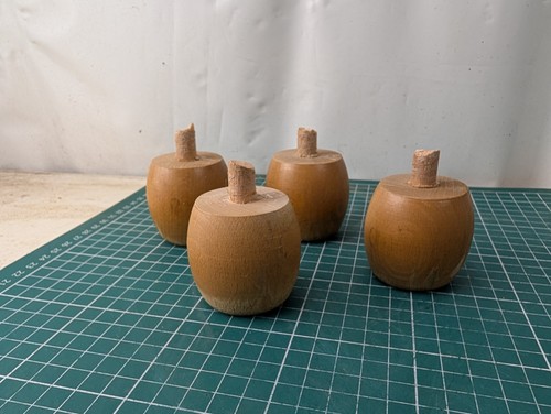 Oak bun feet set - feet, of