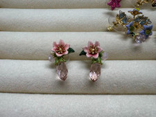 Les Nereides flower and crystal theme earrings