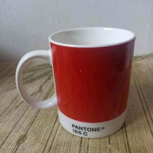 Pantone red 186c colour - ,