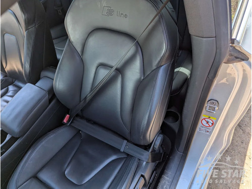 Audi front seat - belt, left