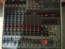 Behringer XENYX X1832USB